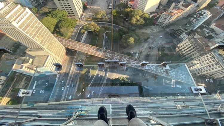 SAMPA: São Paulo ganha mirante de vidro que traz a sensação de andar sobre a cidade