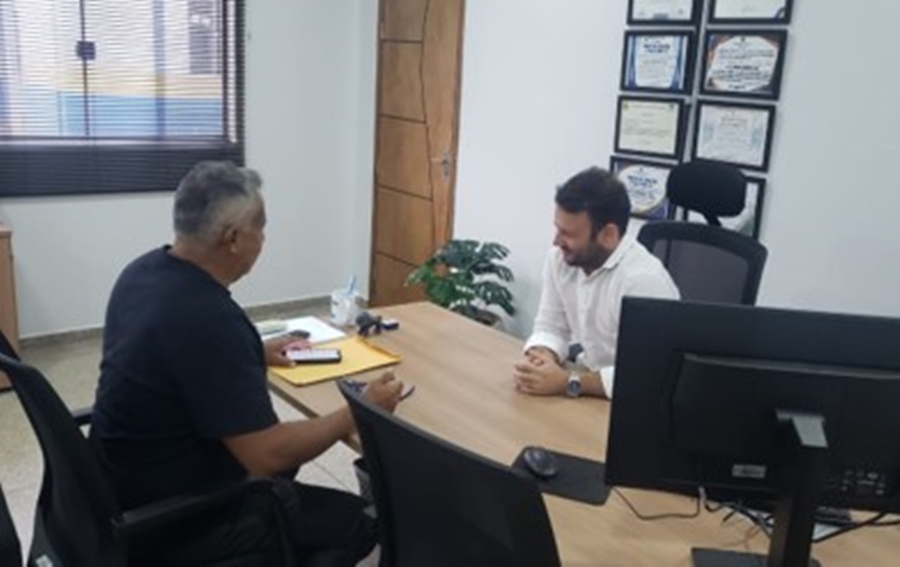 VALTINHO CANUTO: Vereador e Prefeito Hildon Chaves visitam secretaria de obras