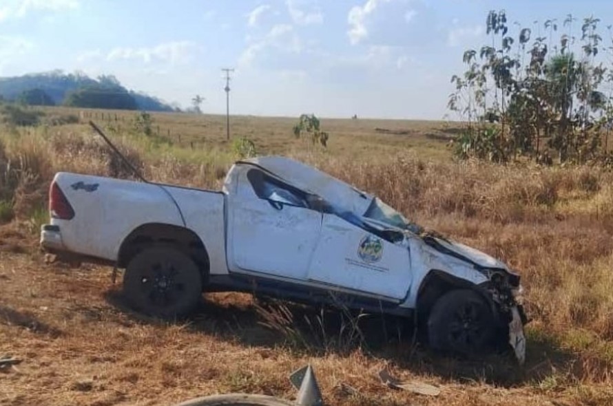 NA 364: Acidente entre caminhonetes deixa bebê e mais seis feridos