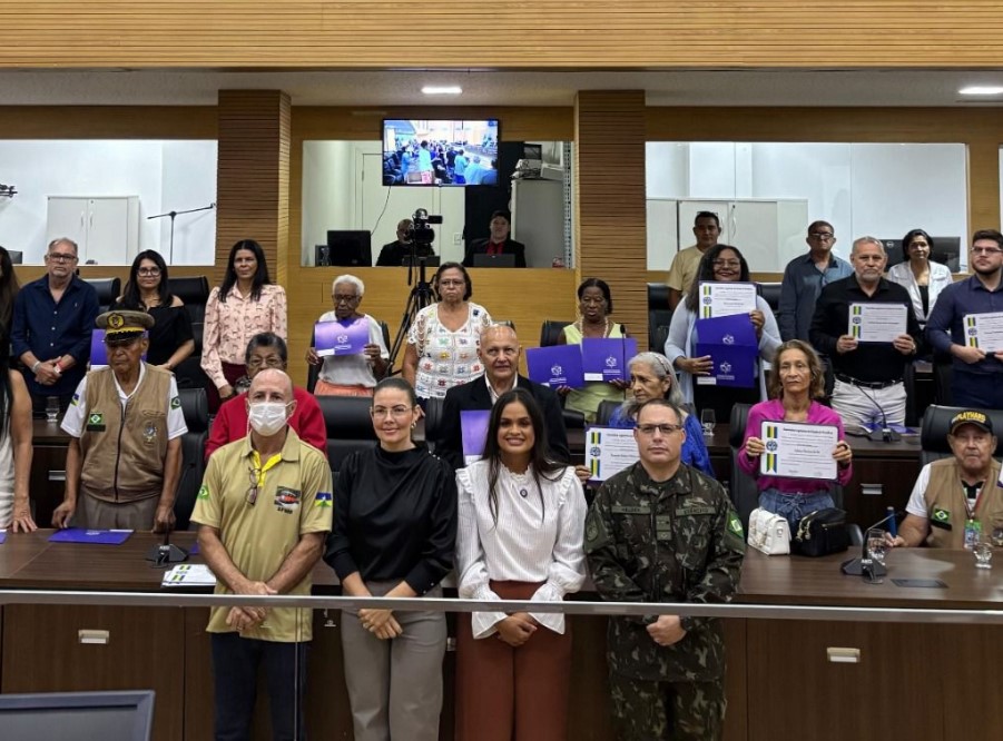 TAISSA SOUSA: Deputada concede votos de louvor em homenagem aos ferroviários em Sessão Solene