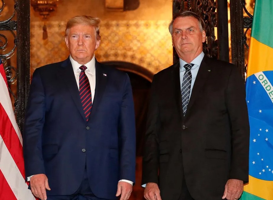 DECLARAÇÃO: 'Eu sou apaixonado pelo Trump', diz Bolsonaro em entrevista