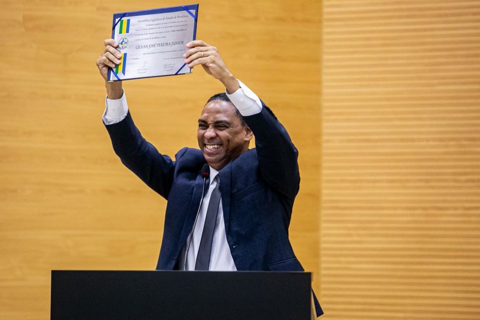 HONRARIA: Superintendente Estadual de Turismo recebe título de cidadão honorário