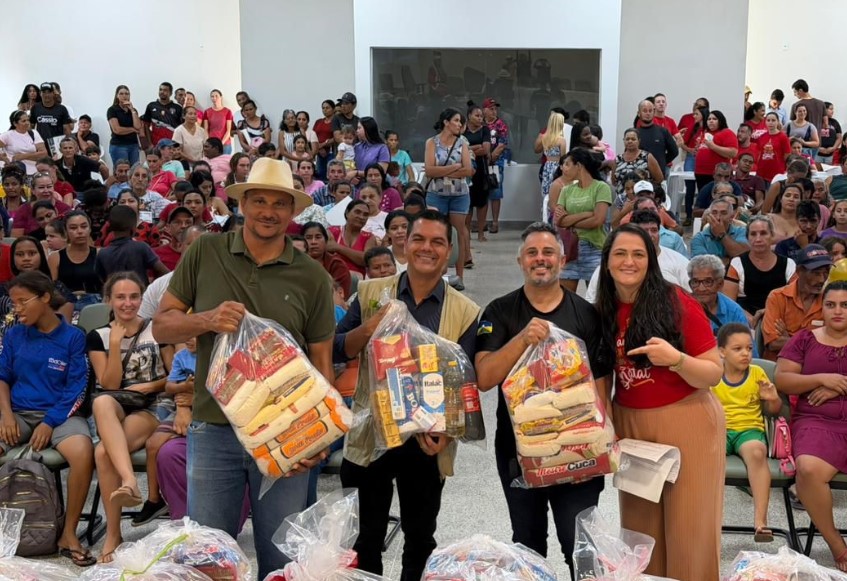 AÇÃO: Nova Brasilândia entrega 300 cestas básicas a famílias em vulnerabilidade