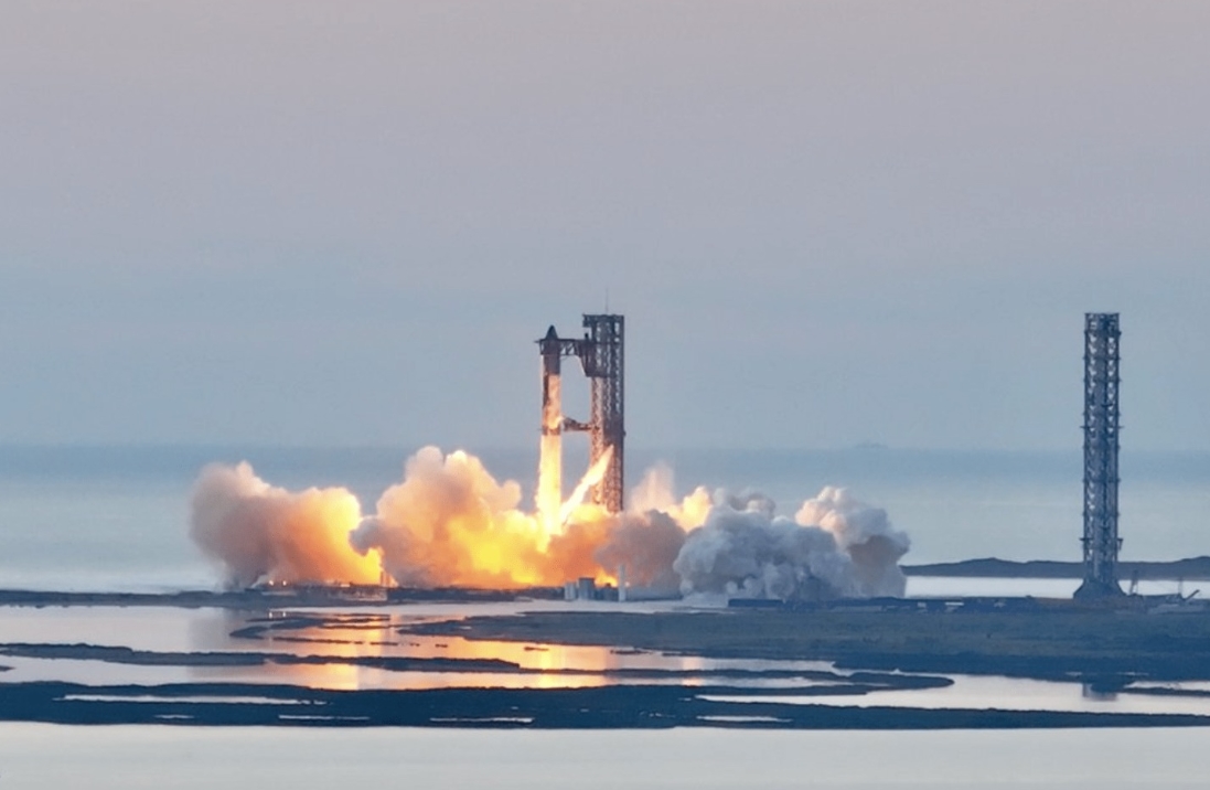 FORTE IMPACTO: Fragmento de foguete da SpaceX vai atingir a Lua e pode ser observado da Terra