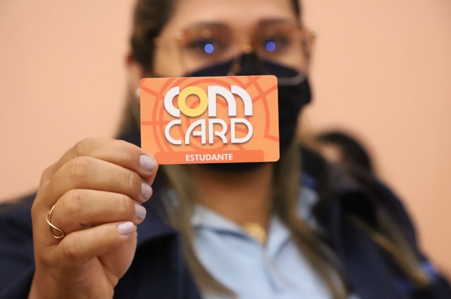 TRANSPORTE: Estudantes contam com três pontos fixos para emissão e renovação do ComCard