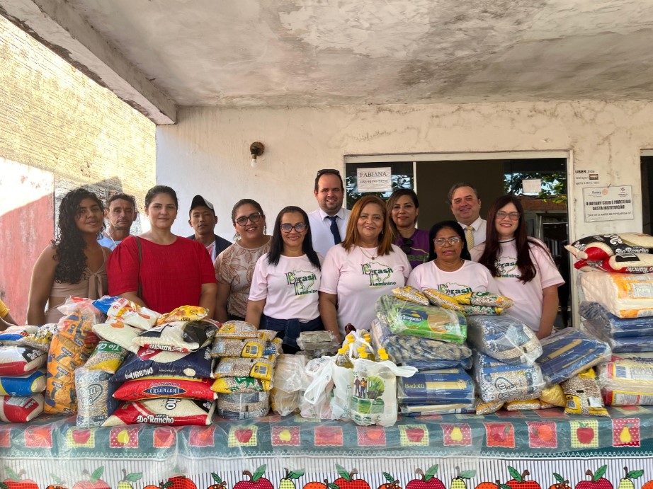 INICIATIVA: Casa de Apoio Acácia Amarela recebe alimentos doados por igreja