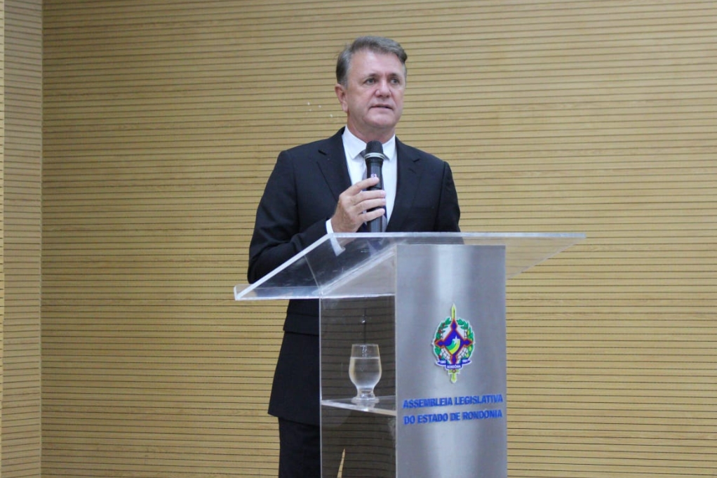 LUIZINHO GOEBEL: Deputado indica disponibilização de três ônibus da Emater para Colorado