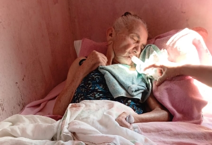 APELO: Família pede ajuda para internar idosa de 76 anos após AVC em PVH