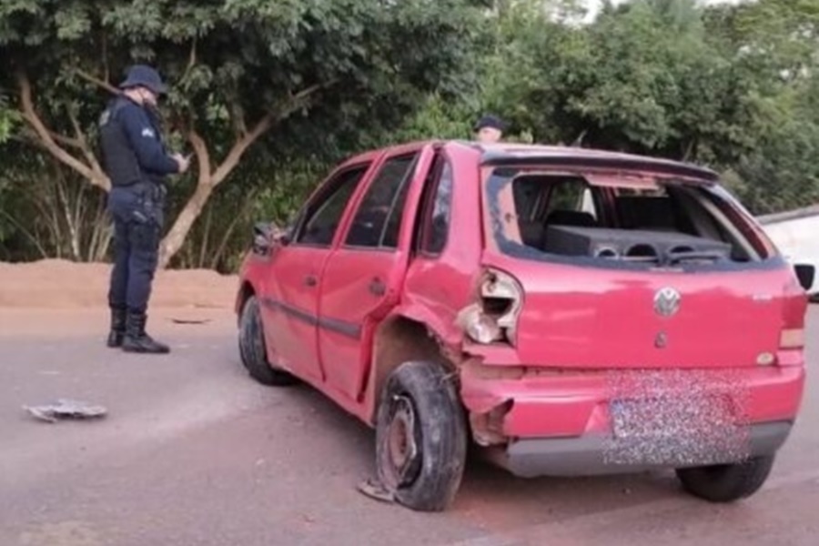 SÃO FELIPE DO OESTE: Vídeo flagra colisão e carro capotando na RO-489