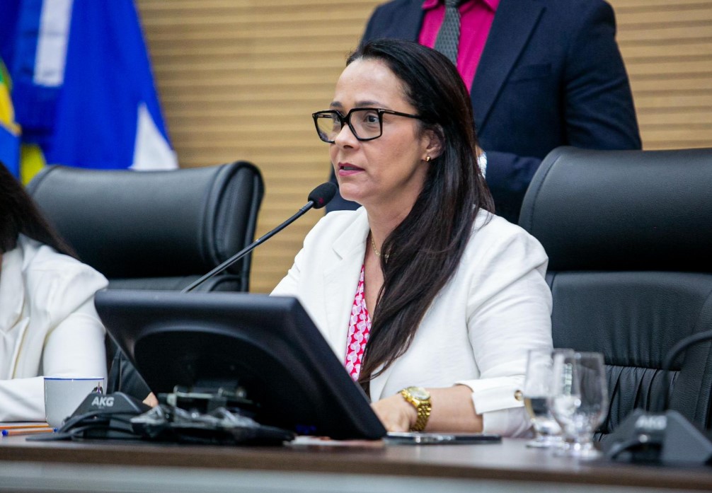 ROSANGELA DONADON: Deputada propõe aquisição de UTI Aérea para pacientes em estado grave em RO