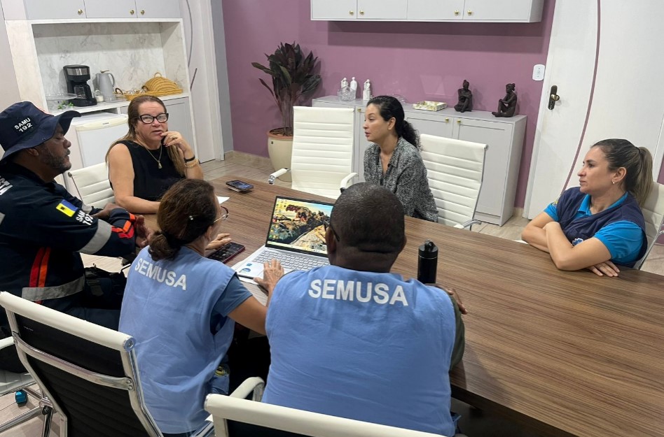 ELLIS REGINA: Vereadora vai em busca da valorização dos servidores do 'Consultório de Rua'