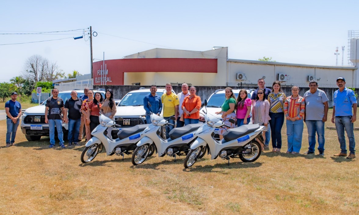 LUIZINHO GOEBEL: Deputado entrega veículos para reforçar saúde e assistência social