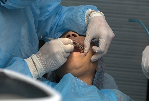 EM ADOLESCENTES: Consumo frequente de ultraprocessados está associado a mais dor dentária 