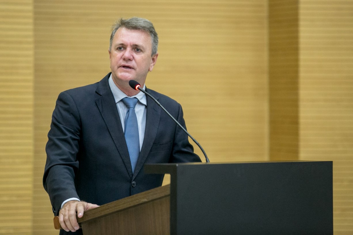 LUIZINHO GOEBEL: Deputado é citado como principal articulador para conquista de usina de asfalto