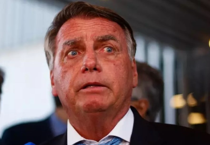 PRAZO: Bolsonaro tem até as 21h13 para responder Moraes e não ser preso