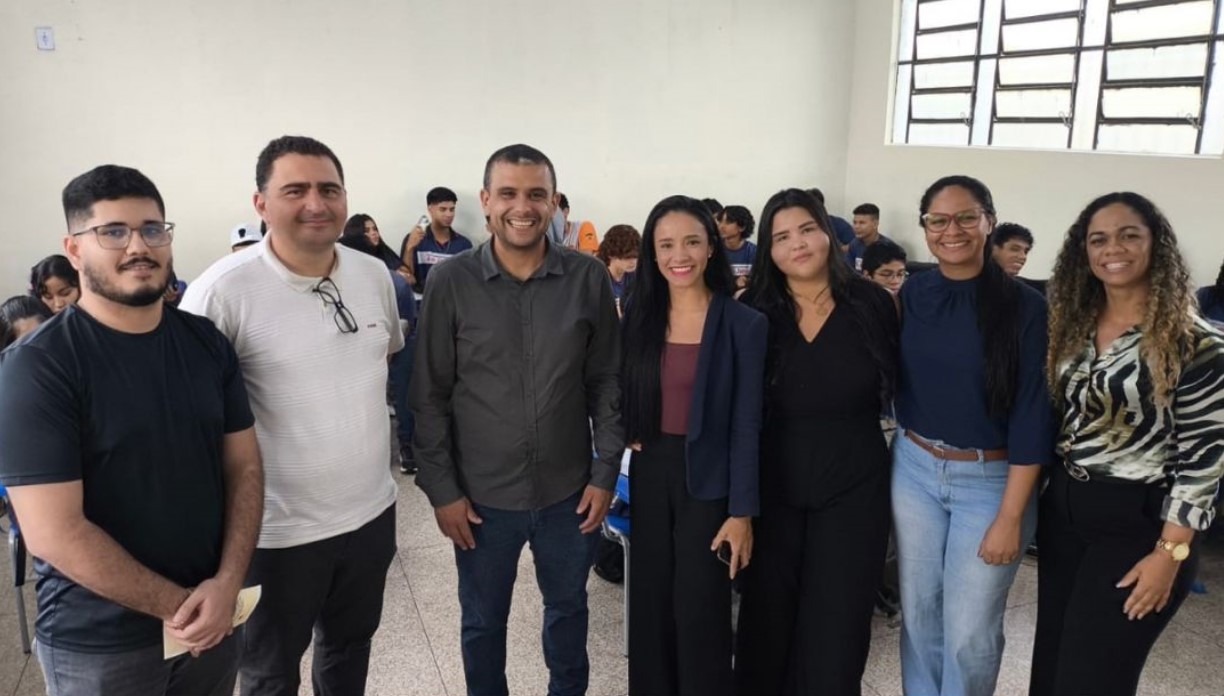 EDUCAÇÃO QUE TRANSFORMA: Projeto de extensão promove palestra e conquista de bolsas para alunos