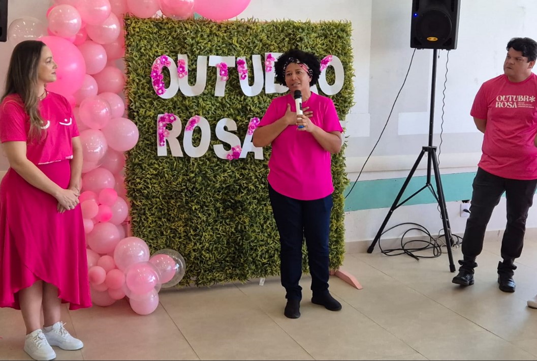 SÍLVIA CRISTINA: Deputada participa da ação alusiva ao Outubro Rosa no Hospital de Amor