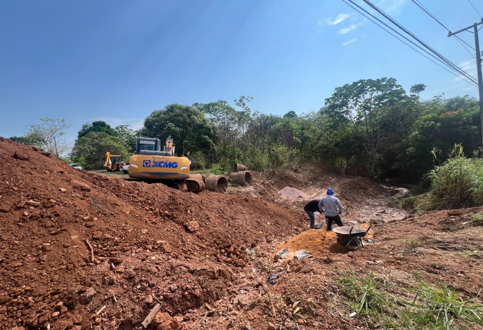 INFRAESTRUTURA: Obras de drenagem avançam na avenida Imigrantes