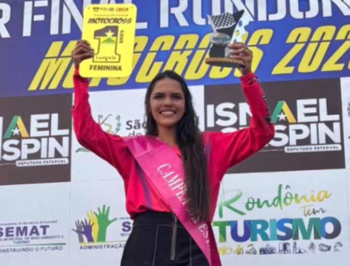 RECORDE: Beatriz Ingredy se torna 1ª mulher tricampeã rondoniense de motocross 