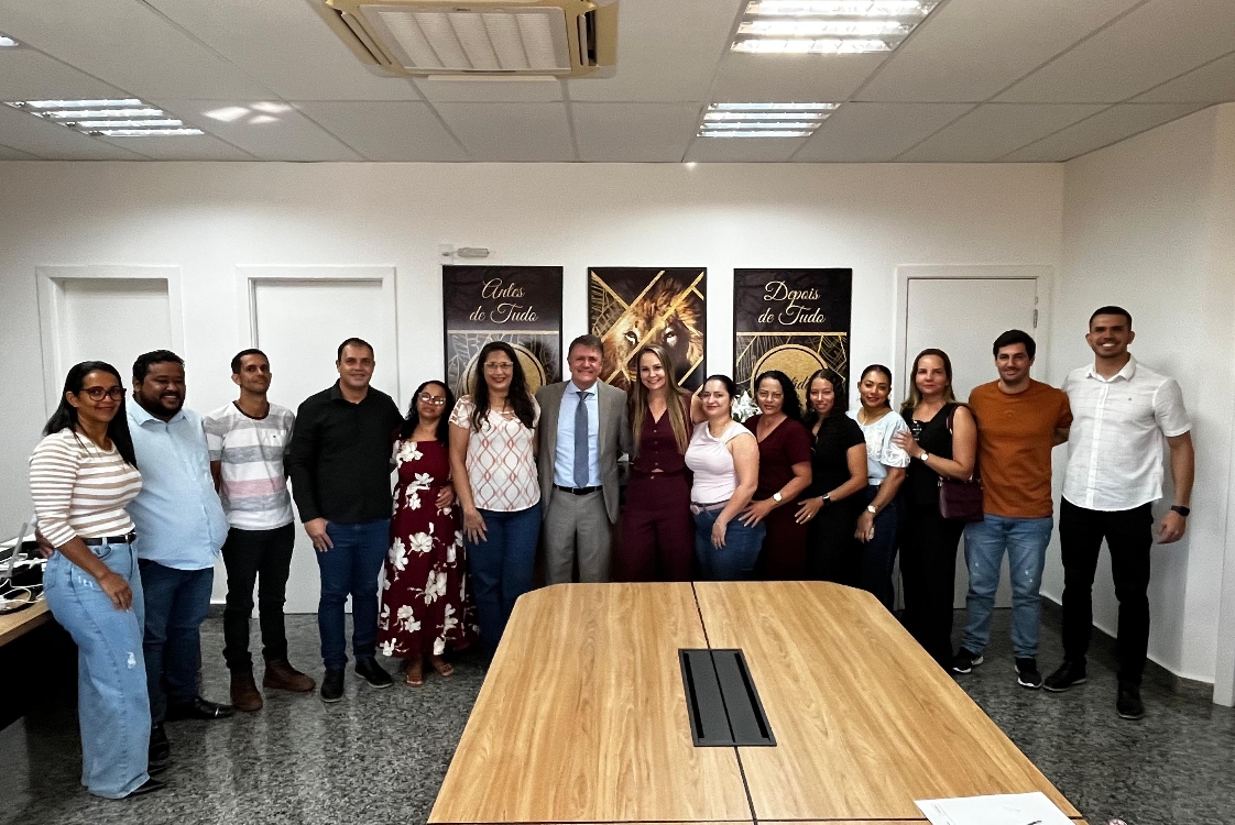 LUIZINHO GOEBEL: Deputado recebe educadores de Primavera de Rondônia em Porto Velho
