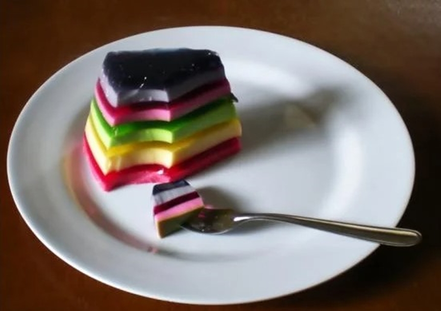 EXPLOSÃO DE CORES: Aprenda a fazer uma saborosa Gelatina arco-íris