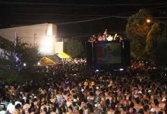 CARNAVAL: Foragido do Acre, folião é preso se divertindo no Centro de Porto Velho