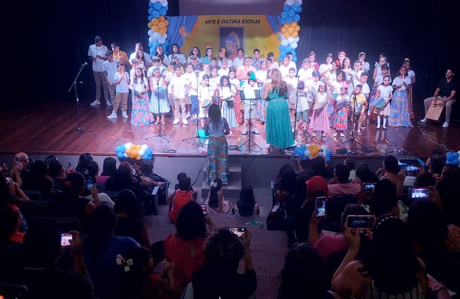 CULTURA LOCAL: Prefeitura realiza mostra artística com 400 alunos dos CMACE