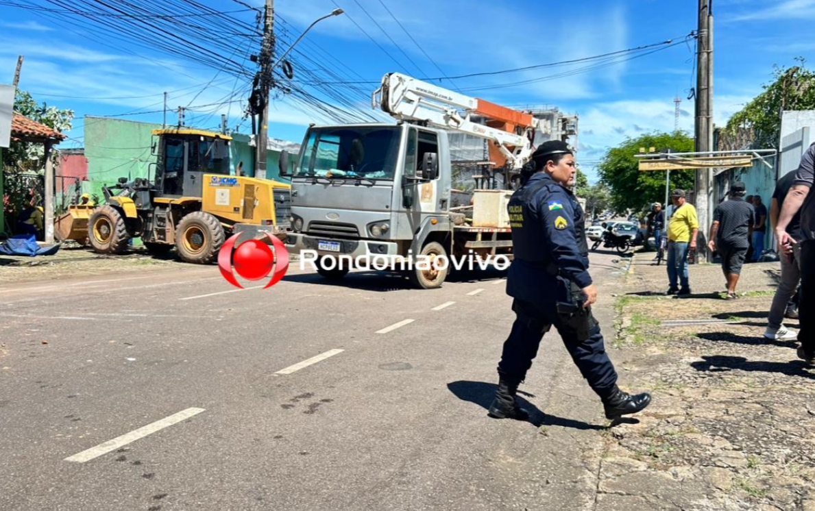 ASSISTA: Sema faz nova operação em residência de acumuladora de lixo no Centro