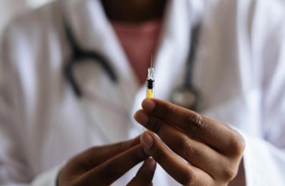 DOSE ÚNICA: Veja como funciona e quem pode tomar a vacina da dengue