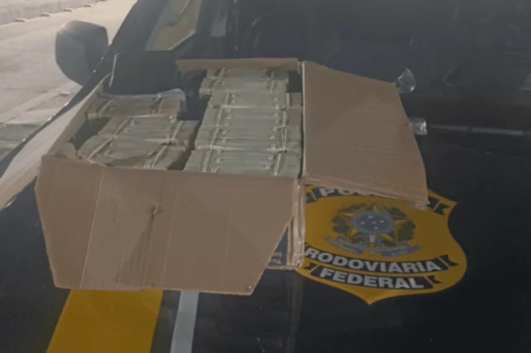 CRIME ELEITORAL: PRF apreende R$ 746 mil e homem cita reunião do Podemos em São Paulo