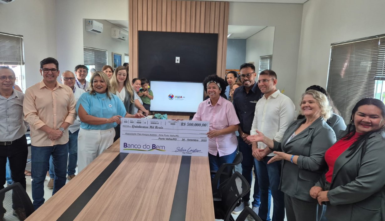 SILVIA CRISTINA: Deputada entrega R$ 500 mil para a AMA-RO, que atende pessoas com TEA