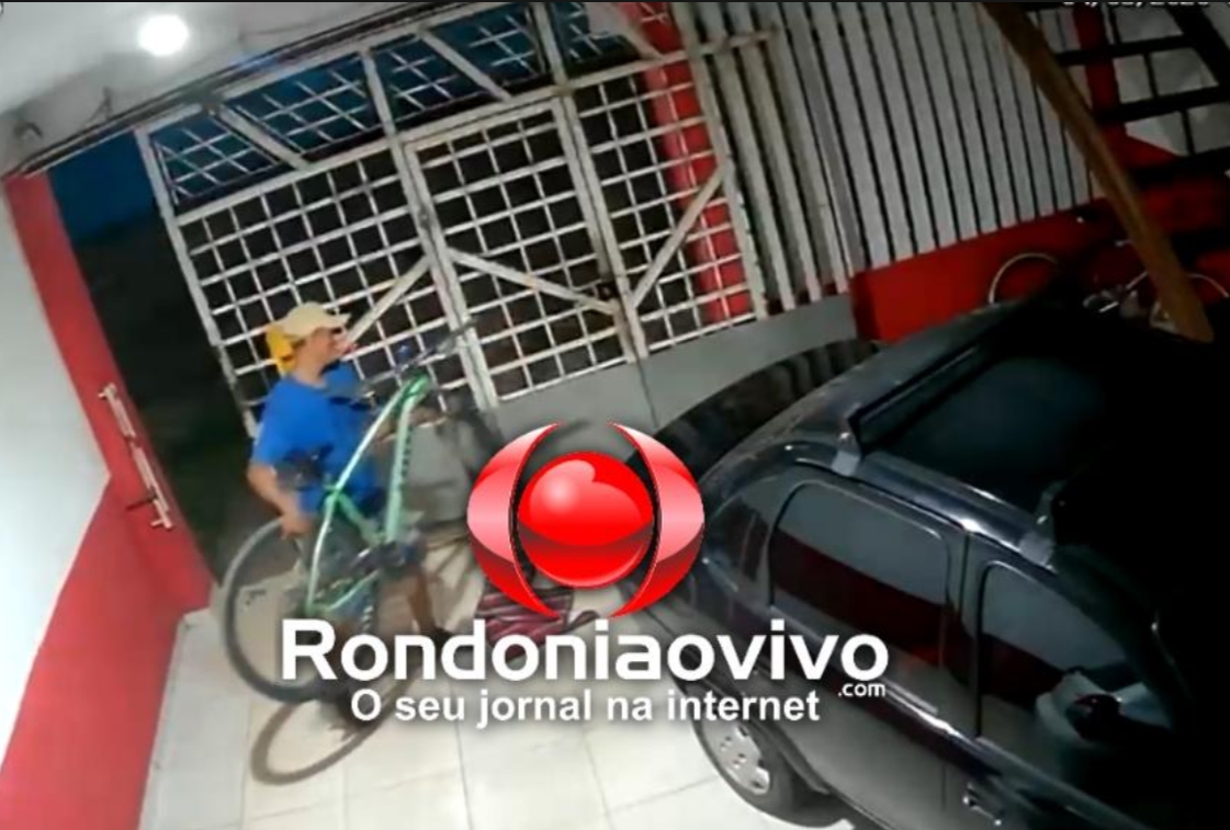 VÍDEO: Câmera registra ladrão furtando bicicleta em residência