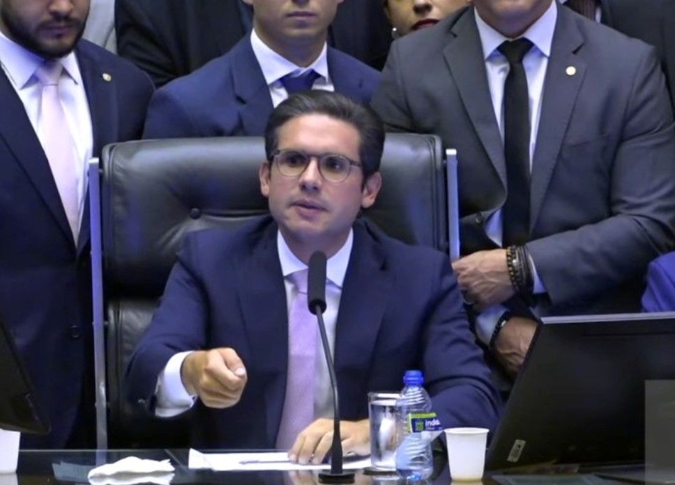 HUGO MOTTA: É hora de 'tirar pautas tóxicas' e votar isenção do IR