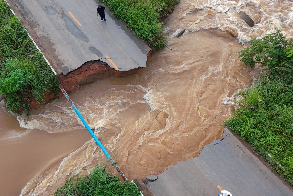 SERVIÇOS: Obra de ponte sobre o igarapé Bate Estaca avança para fase final