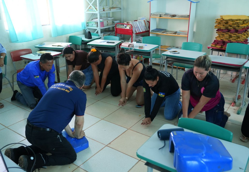 ATUAÇÃO: Comunidades ribeirinhas recebem primeiro núcleo comunitário da Defesa Civil