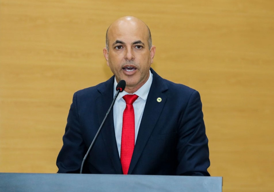 ISMAEL CRISPIN: Em Brasília, deputado pede prorrogação do programa Luz para Todos