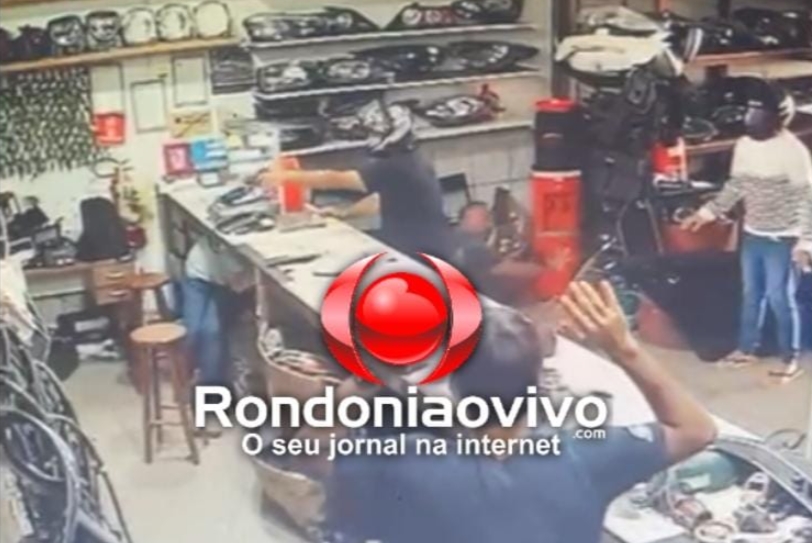 VÍDEO: Criminosos em moto invadem loja de autopeças e roubam R$ 20 mil em joias
