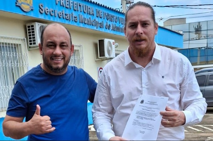 WANOEL MARTINS: Vereador solicita limpeza e manutenção de praças no Ronaldo Aragão e Flamboyant