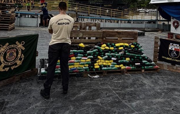 AÇÃO: PF prende suspeito e apreende cerca de 237 kg de drogas