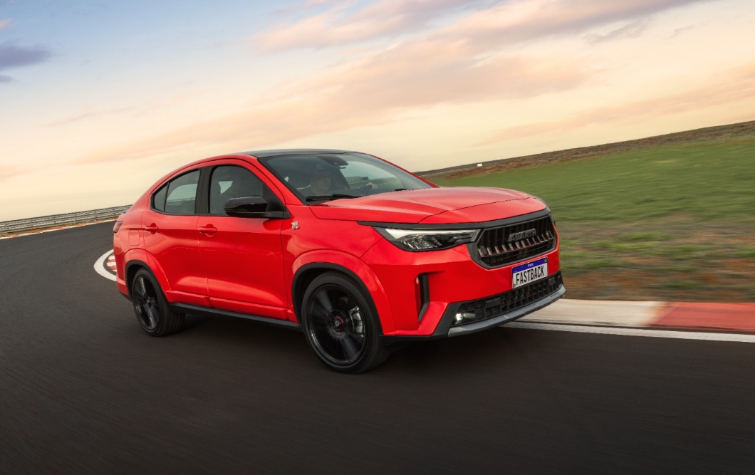 OFERTAS: Fiat oferece linha Abarth com desconto e parcelamento em até 50x