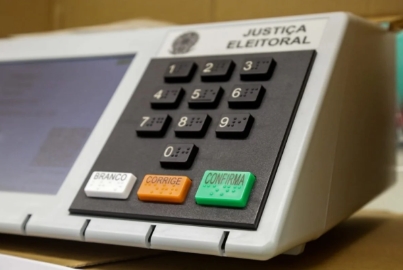 ELEIÇÕES 2026: Eleitor que colou teclas 1 e 3 de urna eletrônica é identificado no MS