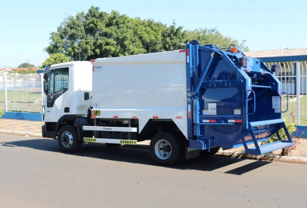 MUDANÇA E LIMPEZA: Novo contrato do lixo vai gerar economia estimada em 25% para a prefeitura