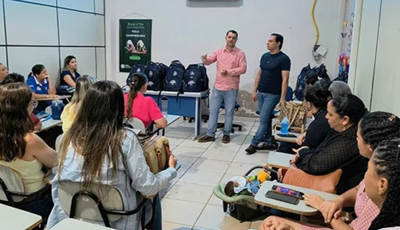 CHUPINGUAIA: Prefeito entrega kits a agentes de saúde e reforça valorização da categoria