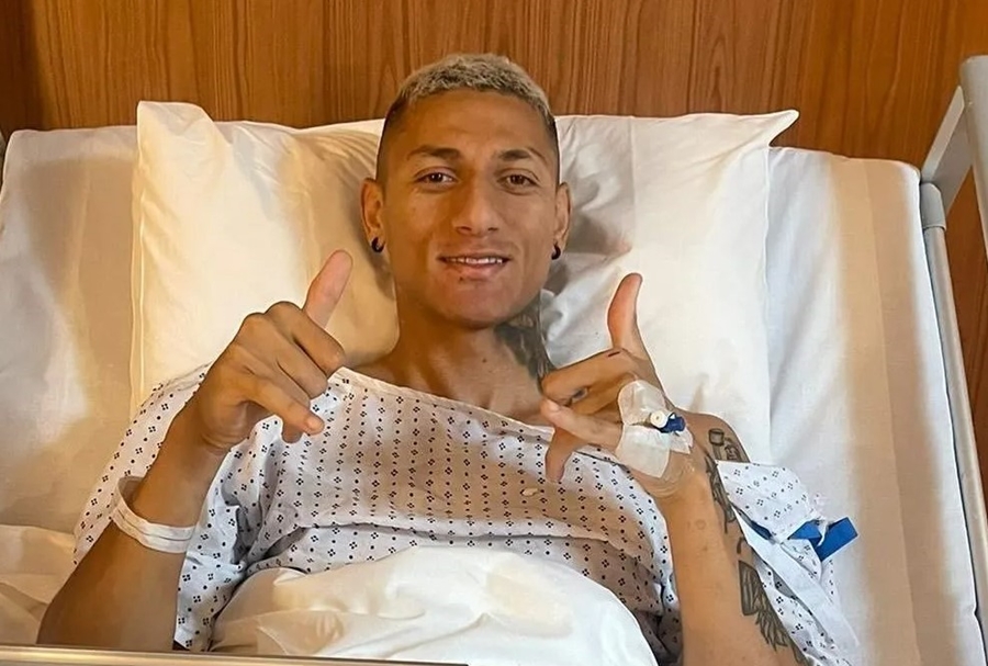 SE RECUPERANDO: Richarlison passa por cirurgia no púbis; 'Dores minavam meu desempenho'