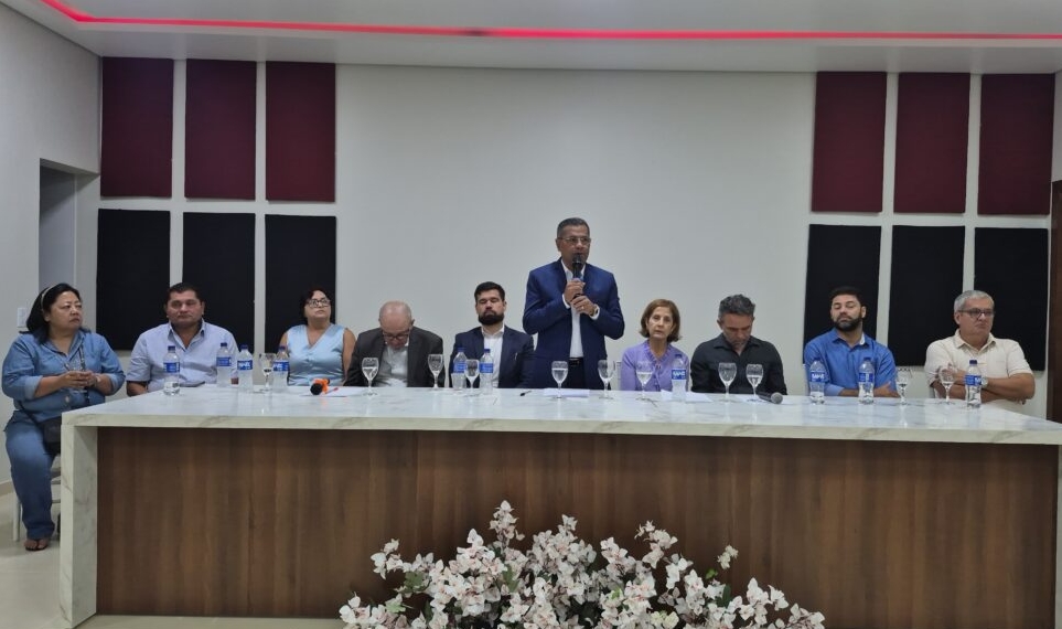 VITÓRIA HISTÓRICA: Sancionado reposicionamento na carreira dos professores pioneiros em RO