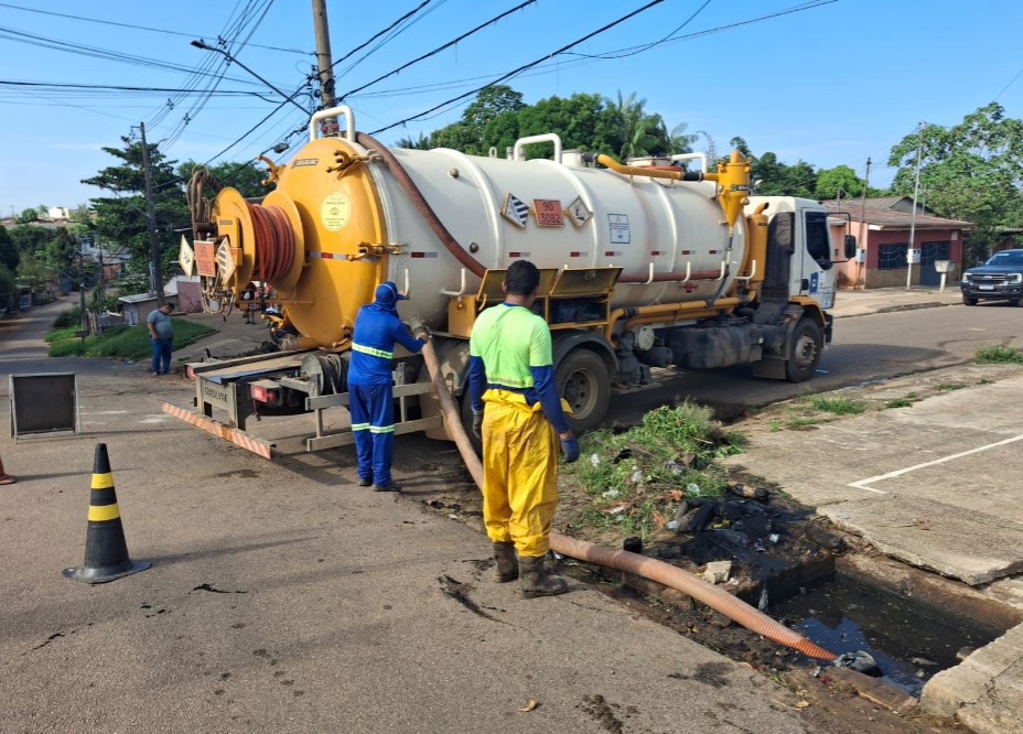 JÚNIOR QUEIROZ: Vereador acompanha execução de pedido de providência no bairro Areal