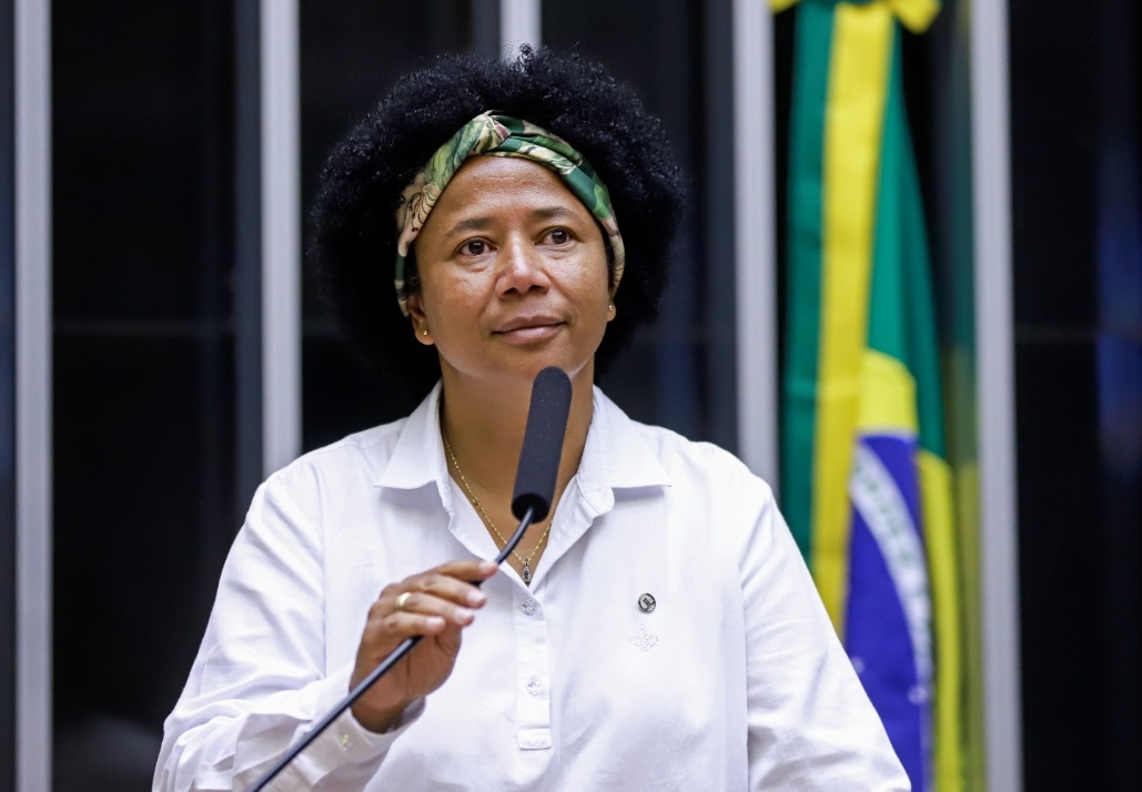 SILVIA CRISTINA: Deputada celebra abertura de licitação para as obras de pavimentação da BR-319