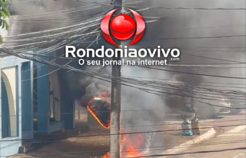 VÍDEO: Transformador explode e incendeia orelhão na Avenida Carlos Gomes