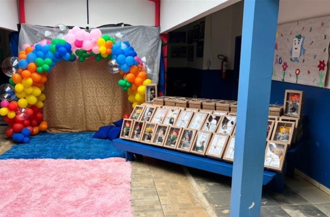 SICREDI: Pontos que cooperam - quando um uniforme vira abraço