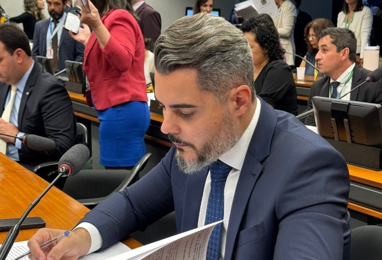 CONFÚCIO MOURA: Senador busca soluções para revisão do decreto da Floresta B, reserva legal e APP
